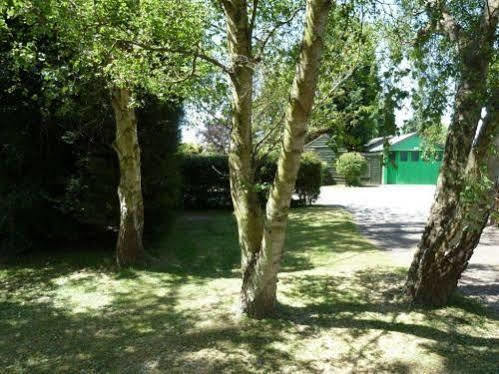 Copthorne Caravans Hotel Merston Esterno foto